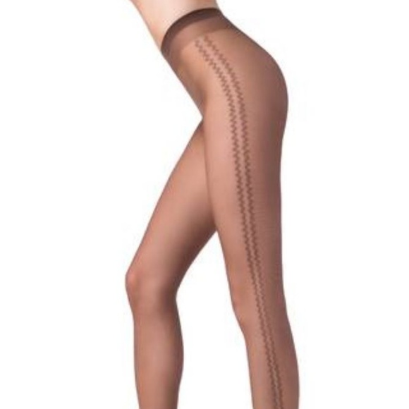 Conte Bliss 20 Den - Fantasy Women's Pantyhose with Zig-Zag Pattern on both side - Picture 2 of 6